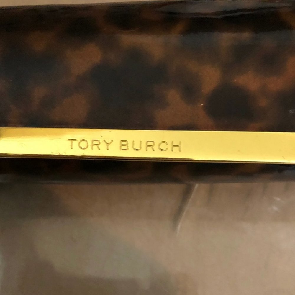 Tory Burch animal print patent glasses case - Picture 6 of 12